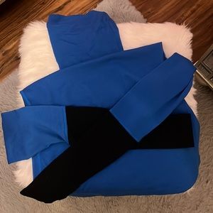 Lululemon (Merino wool) Beaming Blue & Black turtle neck. (RARE)